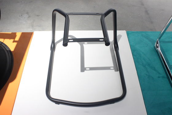 قیمت مناسب صندلی اداری فلزی مشکی شیک با قاب فلزی، پایه صندلی اداری، 515×515×370 میلی‌متر آنلاین