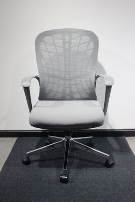 قیمت مناسب صندلی اداری چرخدار مشکی 11 کیلوگرمی با طراحی ارگونومیک، ارتفاع قابل تنظیم، نشیمنگاه راحت، مناسب برای اتاق کنفرانس آنلاین